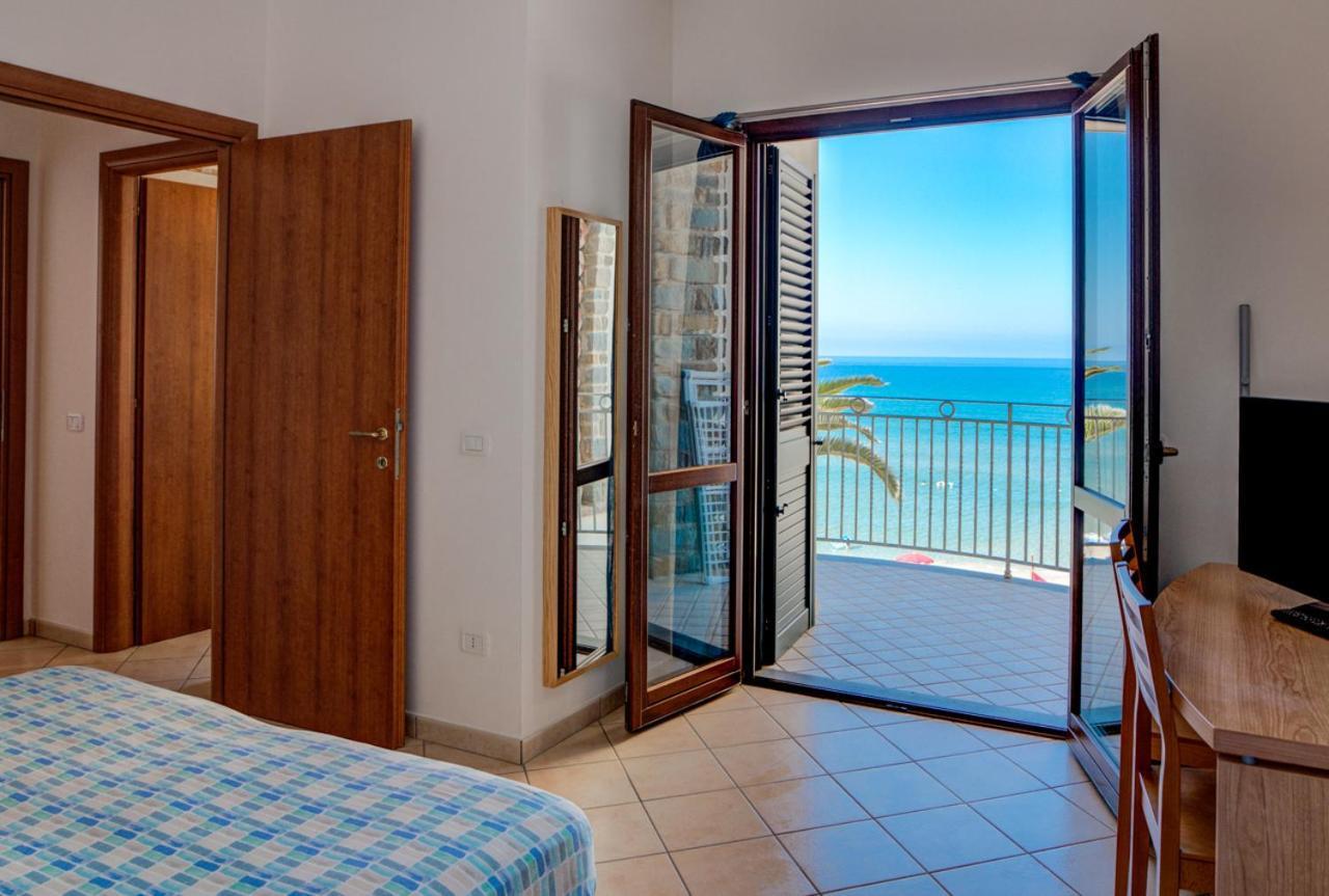 Acciaroli Vacanze Residence ภายนอก รูปภาพ