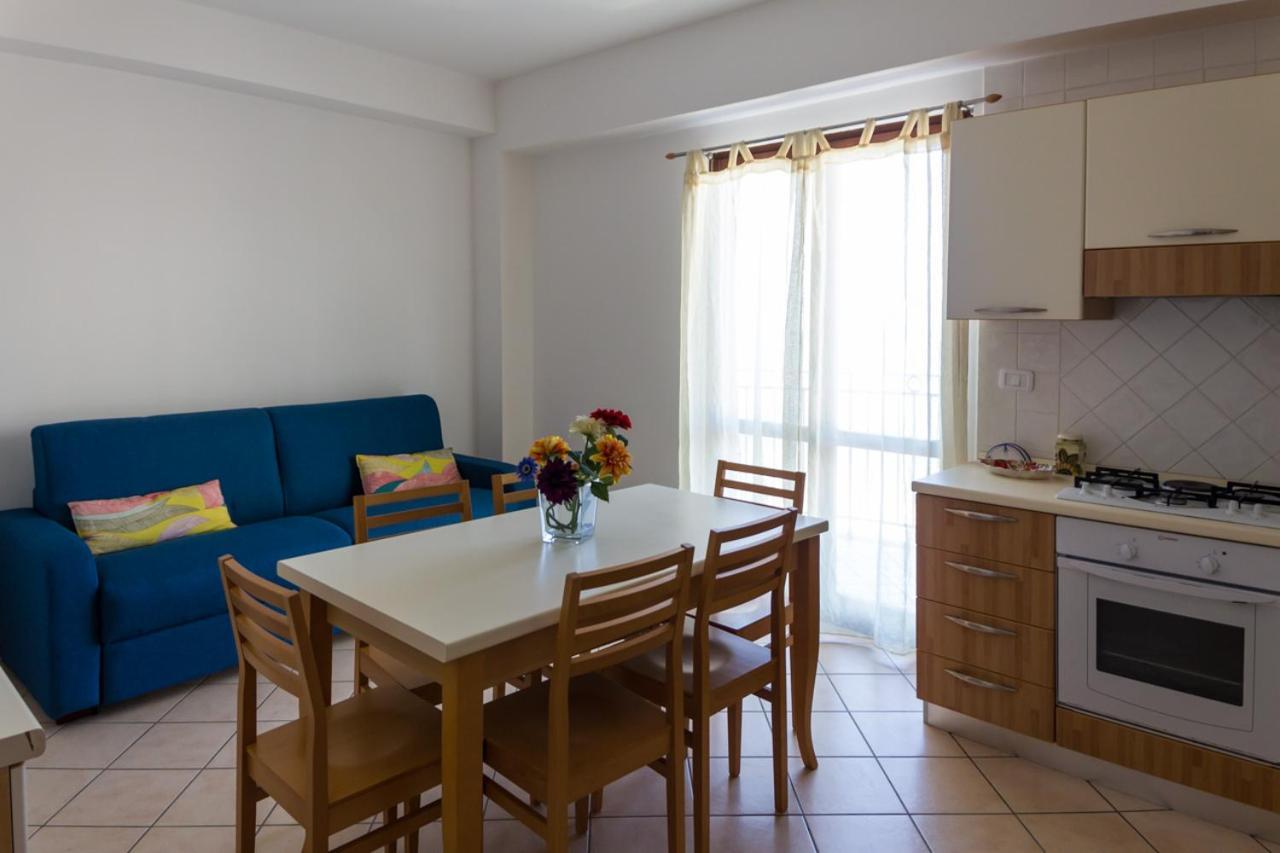 Acciaroli Vacanze Residence ภายนอก รูปภาพ