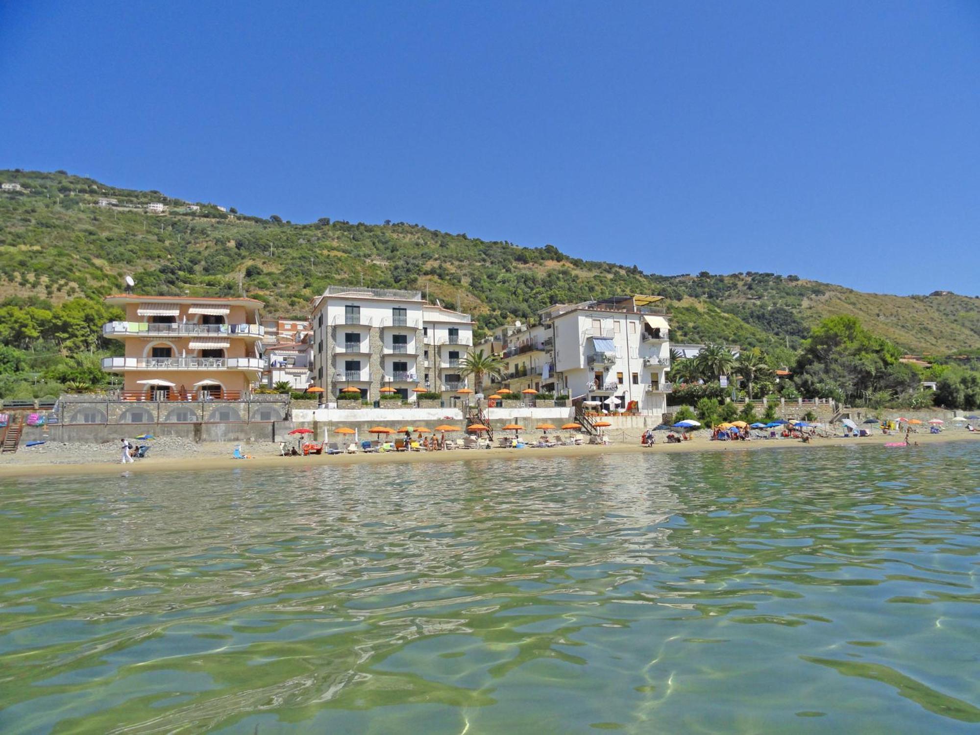 Acciaroli Vacanze Residence ภายนอก รูปภาพ