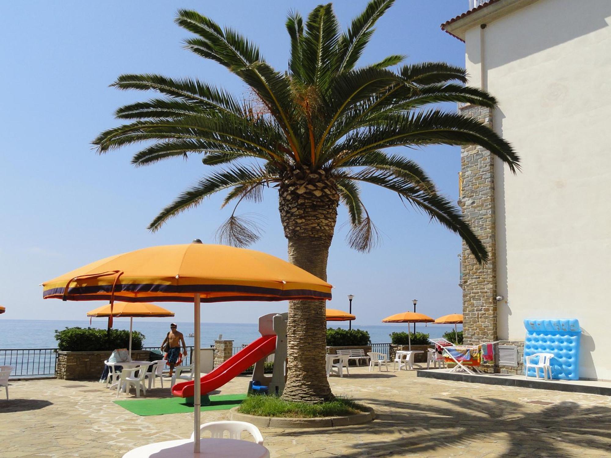 Acciaroli Vacanze Residence ภายนอก รูปภาพ