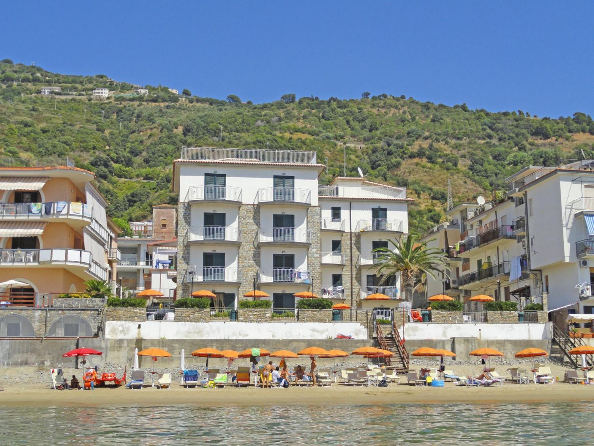 Acciaroli Vacanze Residence ภายนอก รูปภาพ