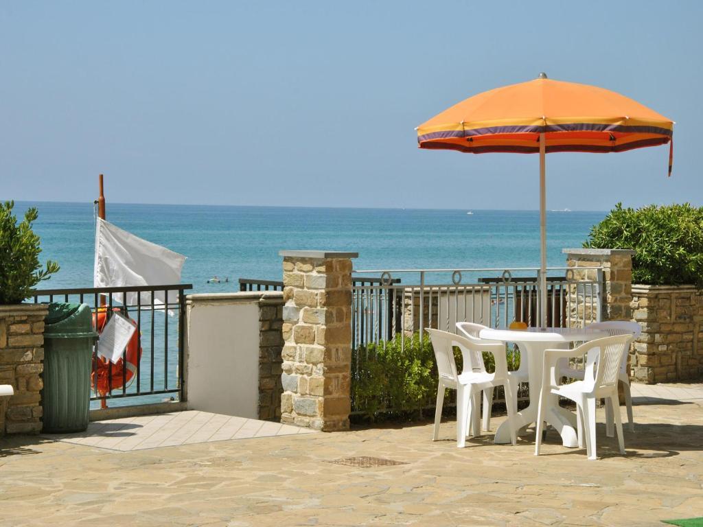 Acciaroli Vacanze Residence ภายนอก รูปภาพ