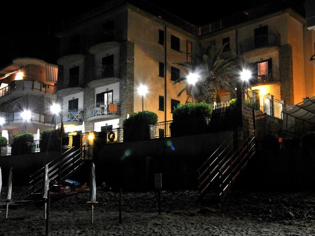 Acciaroli Vacanze Residence ภายนอก รูปภาพ