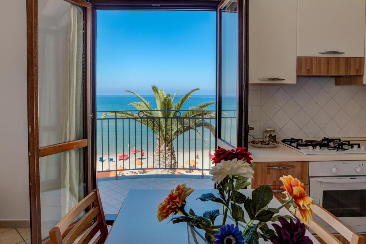 Acciaroli Vacanze Residence ภายนอก รูปภาพ