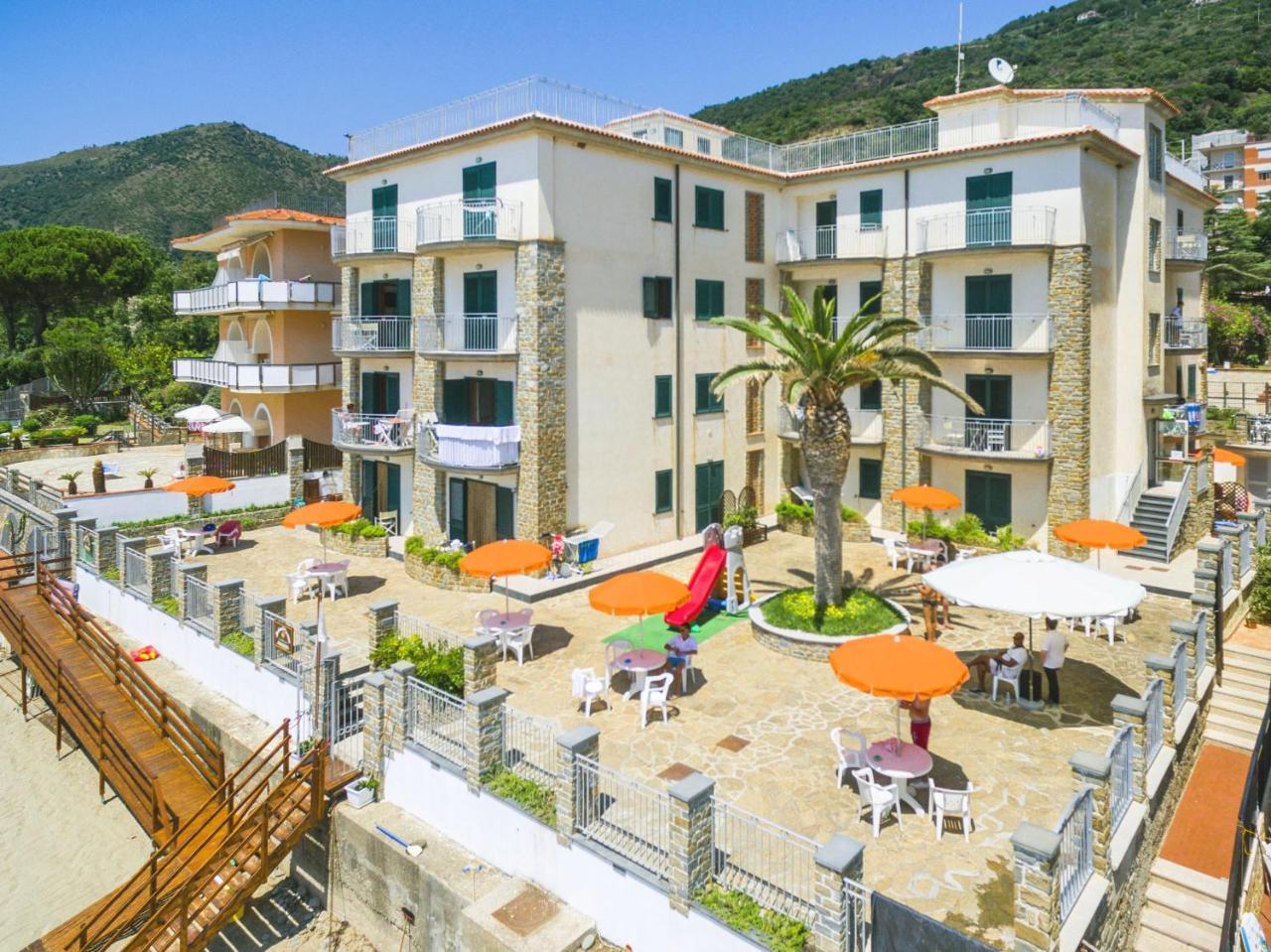 Acciaroli Vacanze Residence ภายนอก รูปภาพ
